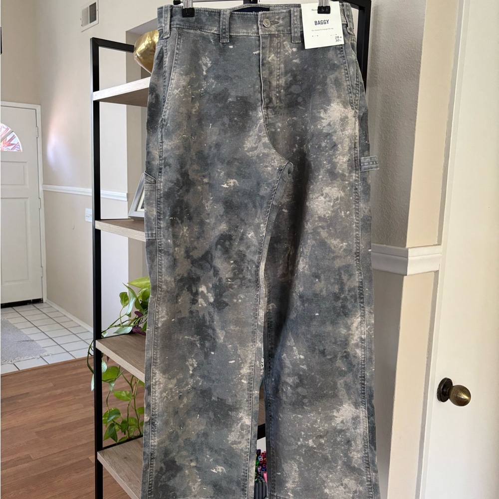 Abercrombie & Fitch Gray Cargo Pants with Modern Edge